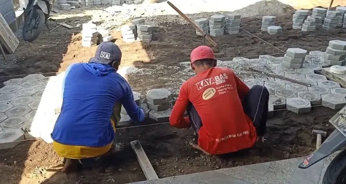 Harga paving block per m2 terpasang 